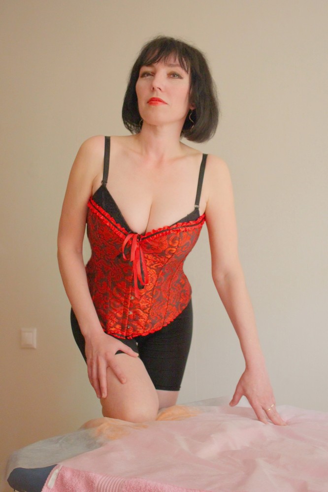 Массажист Юлия по адресу  - Massag24.ru 